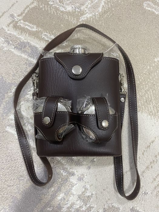 Набор с флягой, стаканами