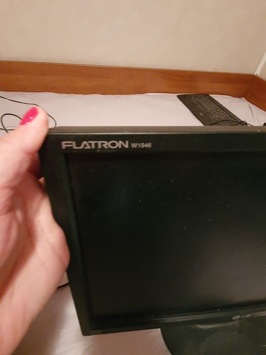 Монитор LG 18,6inch