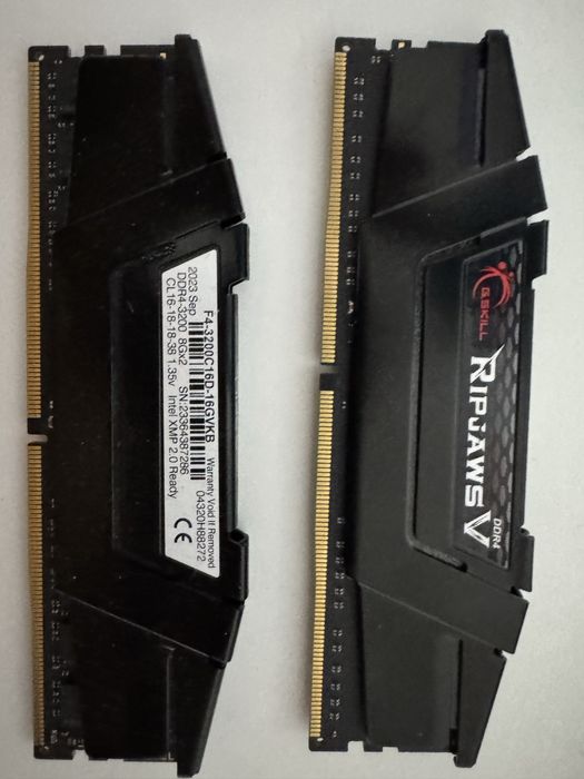 Продам ОЗУ 2 по 8 ddr4