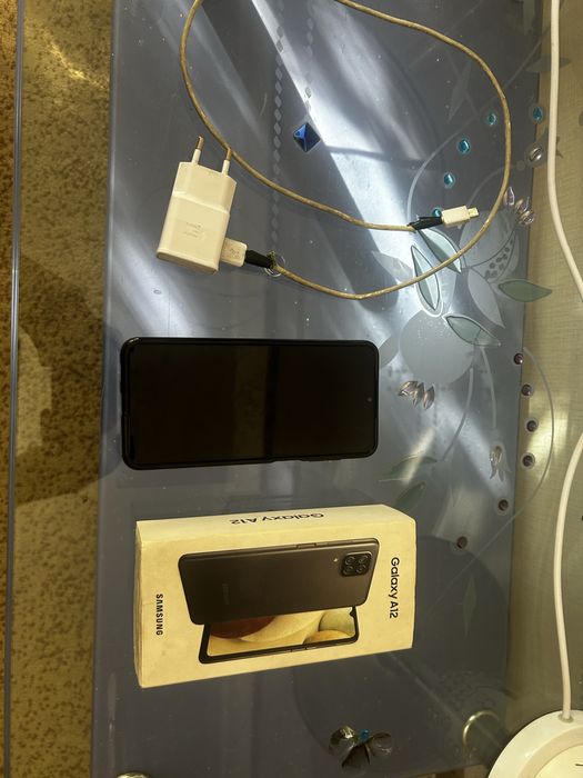 Продам телефон Samsung a12