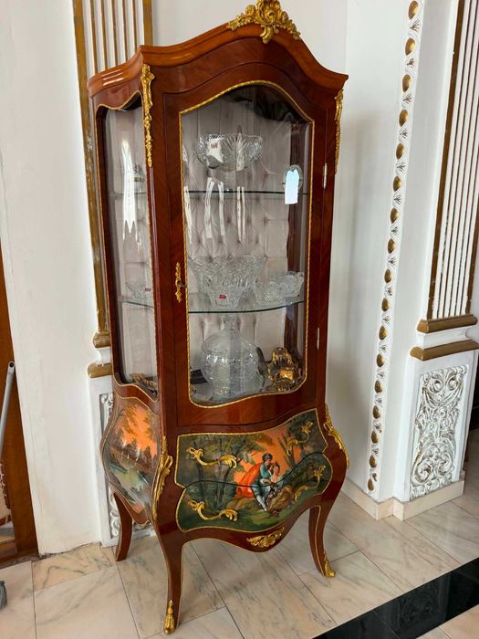 Mobila vitrina royal