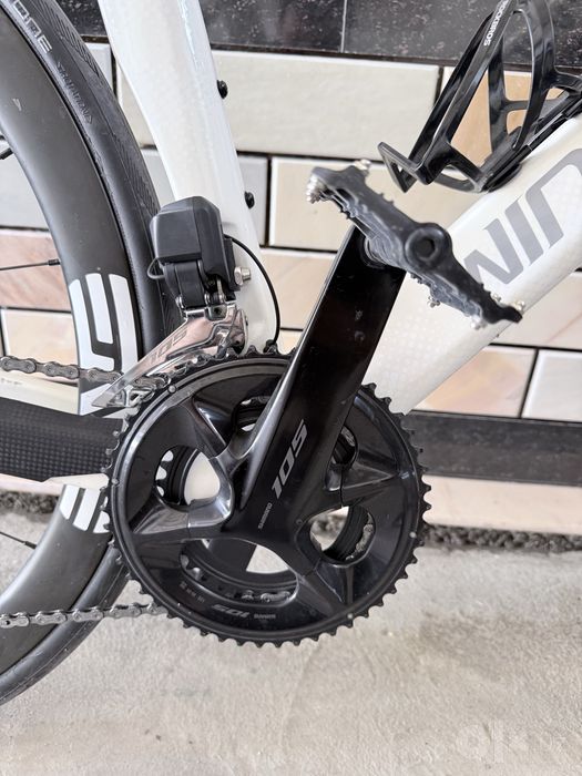 Road bicycle winspace. Yo’l velosipedi.