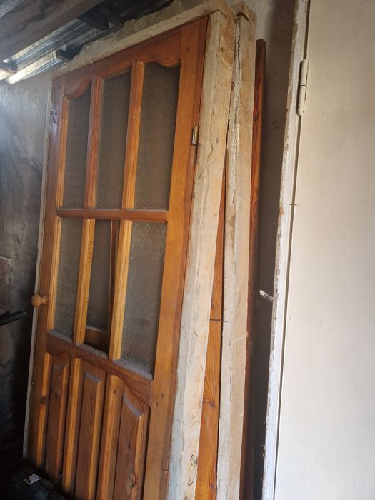 Продается межкомнатные двери деревянные