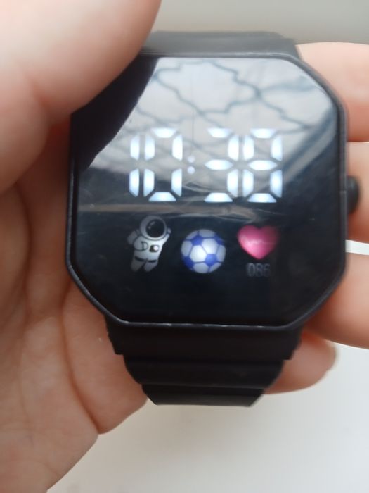 вода не пронитцаемые часы