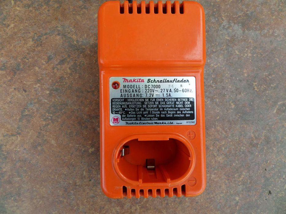Încărcător rapid  Makita DC7000 7.2V original Japonia stare perfecta