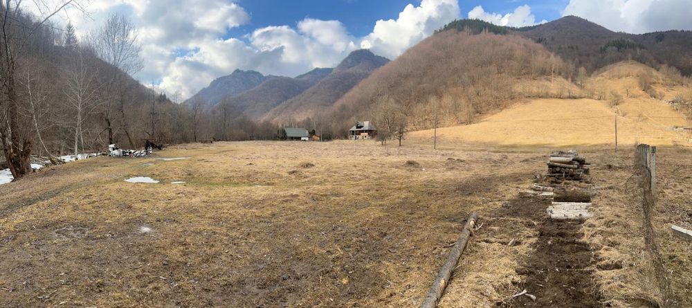 Teren generos de vanzarea - ( Marisel - Ruseşti )