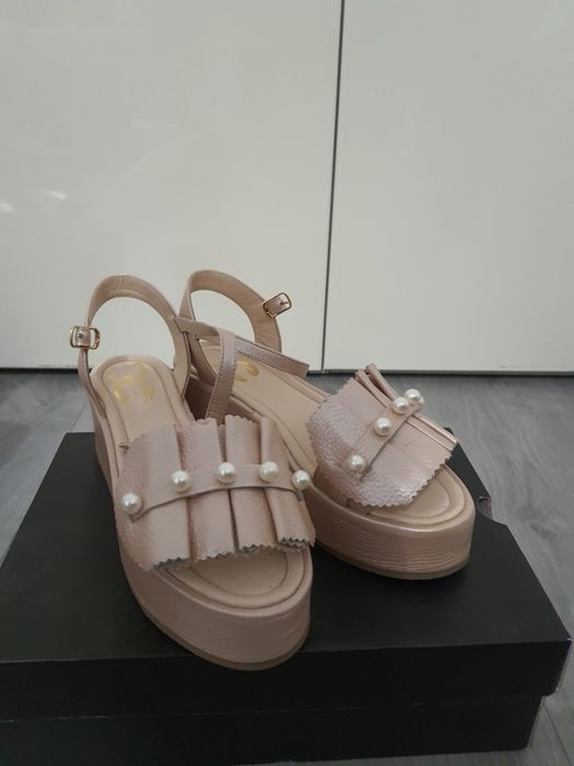 Vând sandale Essteffa nr 36