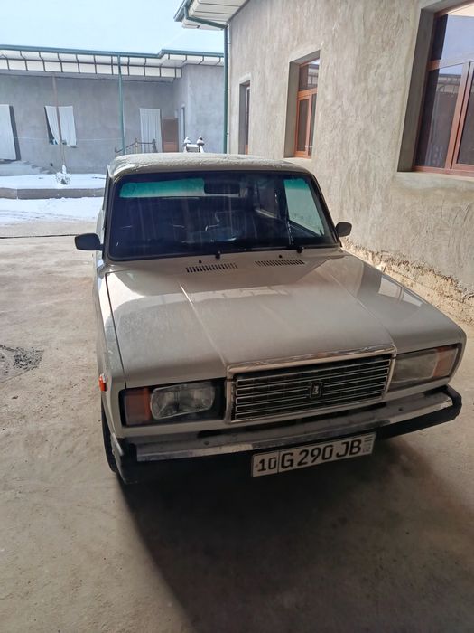 Vaz 2107 sotiladi