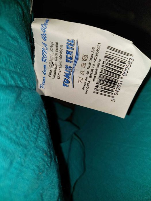 Două perne turcoaz cu traversă pat 150 x 213 cm