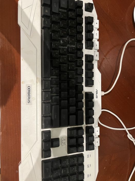 Продается ASUS Cerberus Arctic