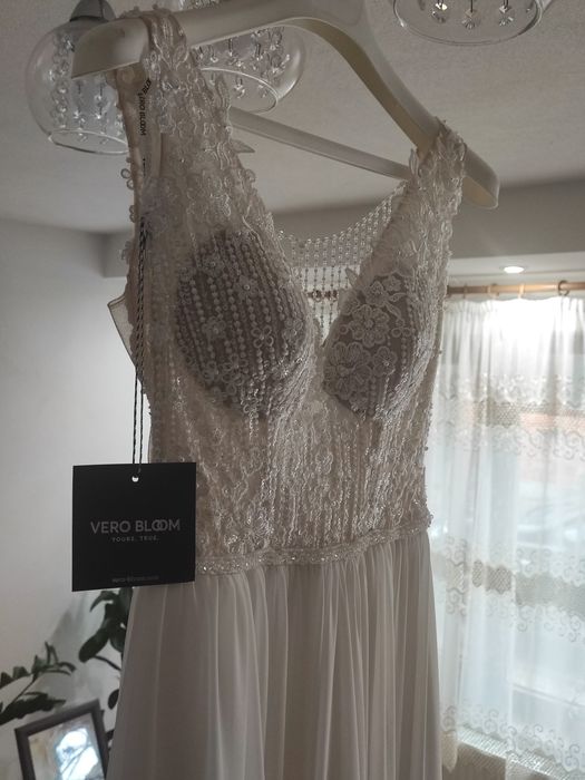 Rochie de mireasa Noua NEPURTATA  Colecția  Lux Etichetata