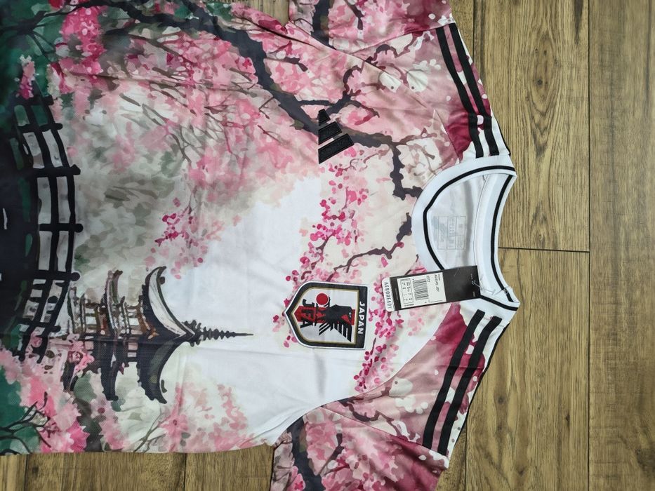 Vând tricou Adidas Jsy