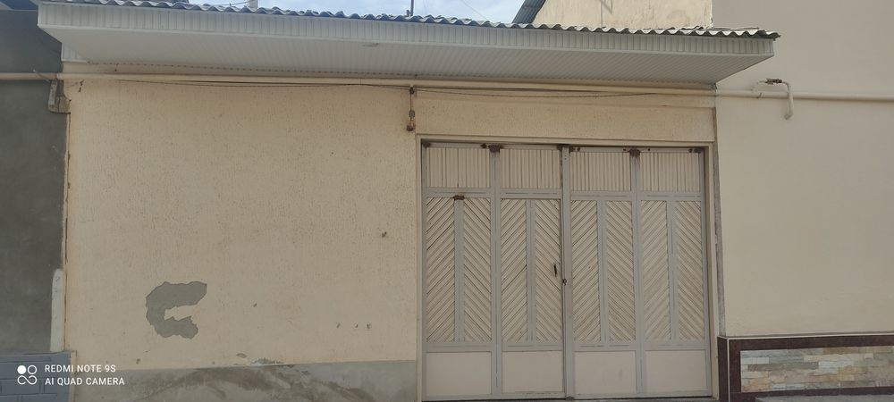 Hovli uy uchaska sotiladi Qora-qamishda