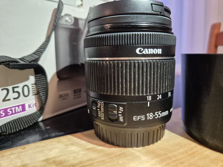 DSLR Canon eos 250D + обектив 18-55 китов пълен комплект