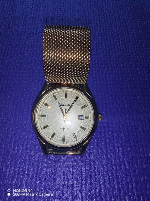 Продам часы Adriatica