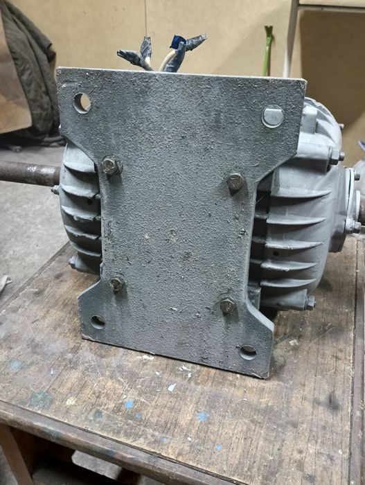 Продам электродвигатель 380/220в