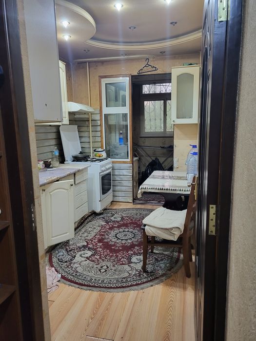 Uy sotiladi. 3xona (77seriya) vatan kinoteatr