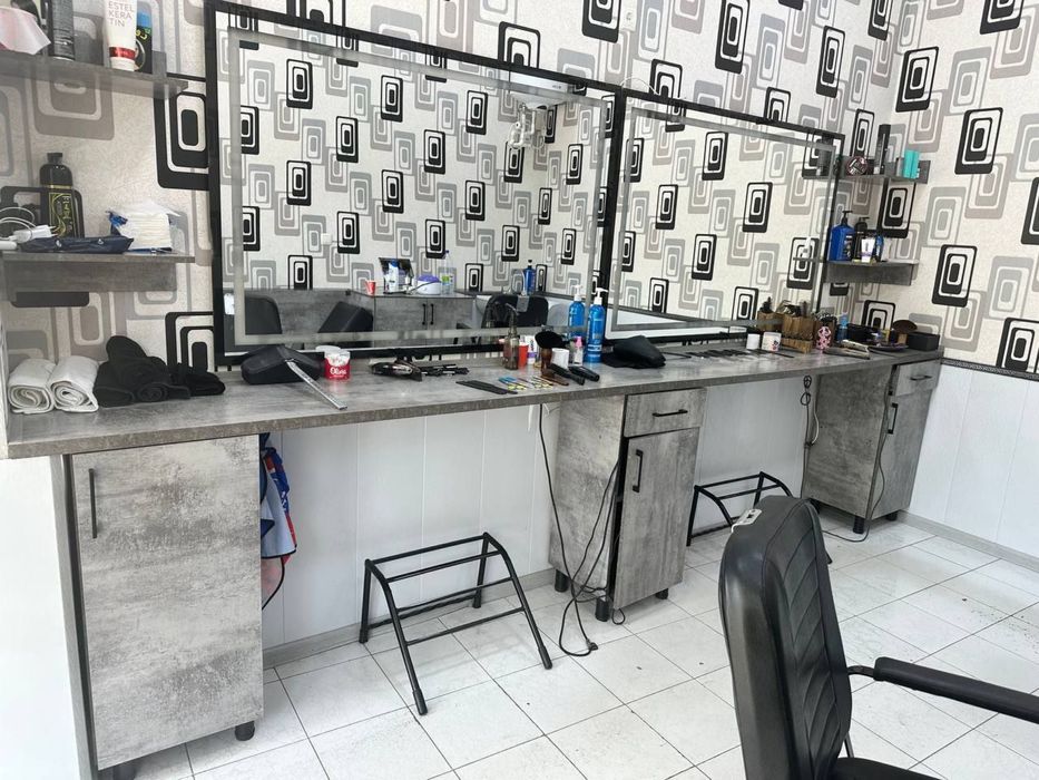 Chetlari Yonadigan Oyna va Mebel