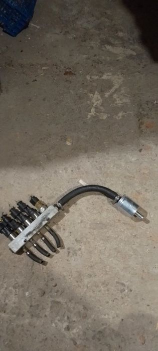 Продавам части за мерцедес CLK 200 kompressor.