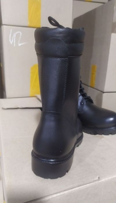 Ботинки с высокими берцами натуральная кожа новые в количестве