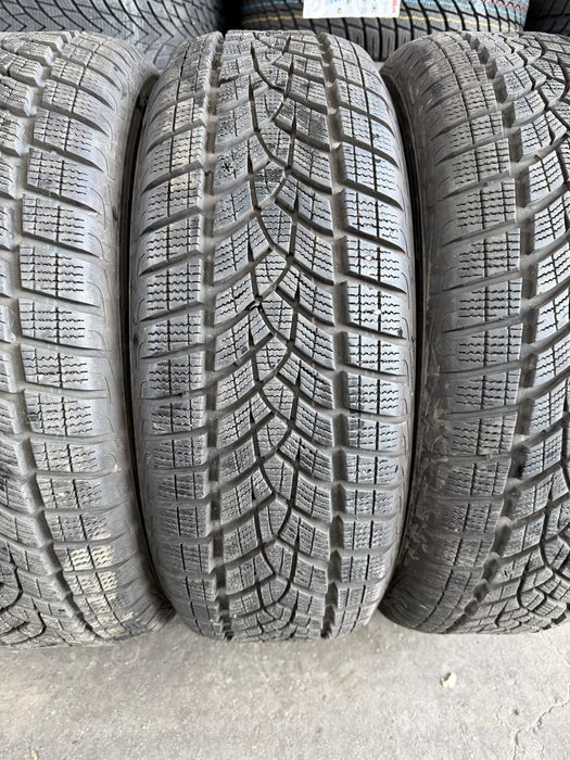 215/65/17 GOODYEAR 4бр