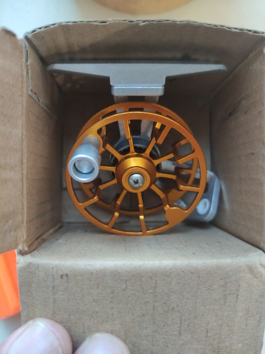 Зимние снасти.Удочка,катушка.