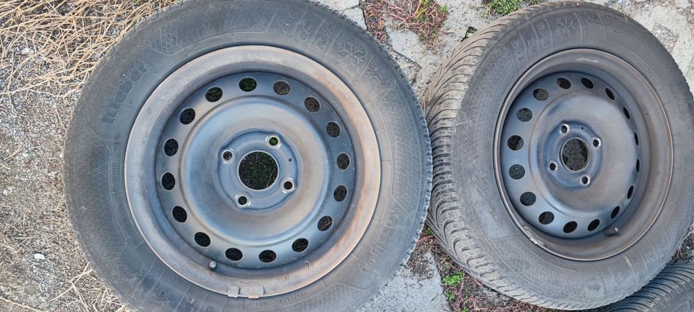 4 бр. джанти с гуми за Nissan 15x5.5x114.3x60 eт.40