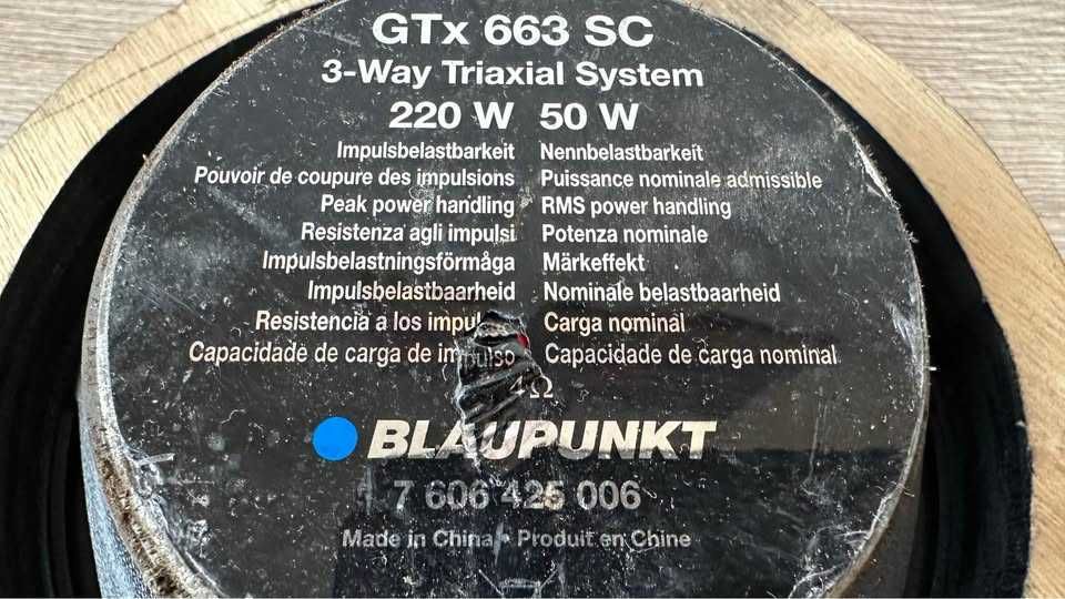 Blaupunkt модел TORONTO 410 BT има USB и Bluetooth с тонколони 16.5см