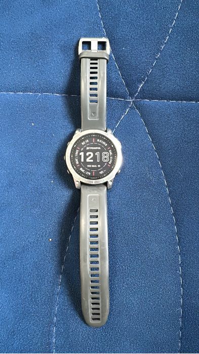 Продаю часы Garmin.