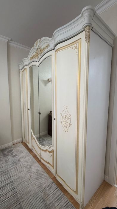 Спальный гарнитур