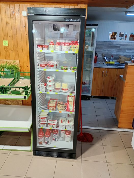 Хладилна витрина