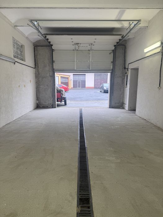 Inchiriez Spatiu Comercial/Garaj/Depozit 70 MP Codlea,Central