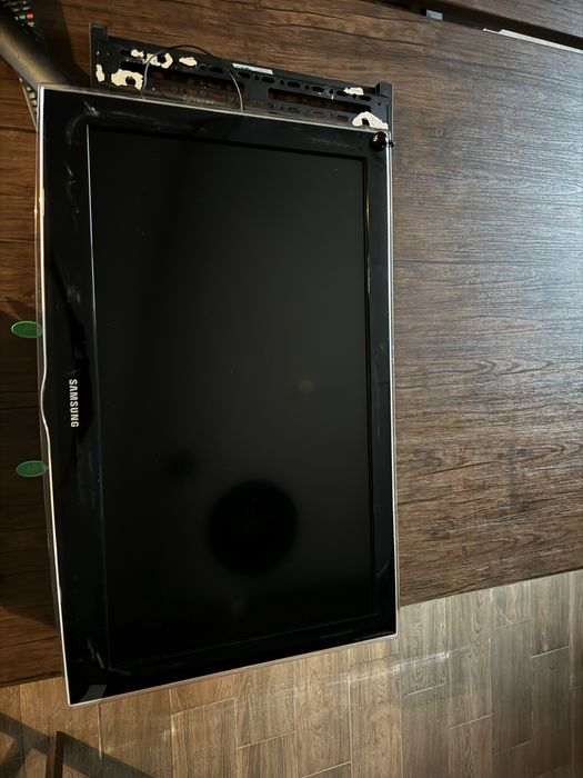 Продам телевизор