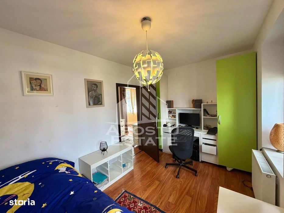 Casa 5 camere, de inchiriat, centrala proprie, Giarmata Mare