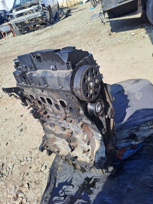 Se vinde piese  motor vw Passat B6 2.0 bmp bmm