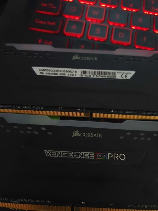 corsair vengeance rgb pro 16gb second hand si noi de vanzare