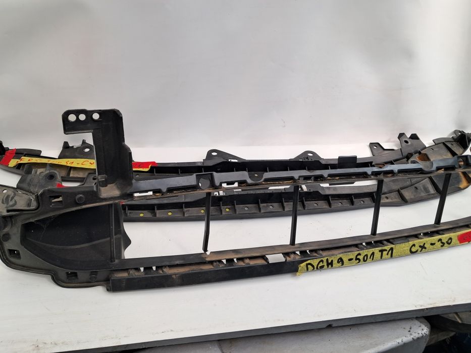 Грил решетка в броня  под броня Mazda  CX 30