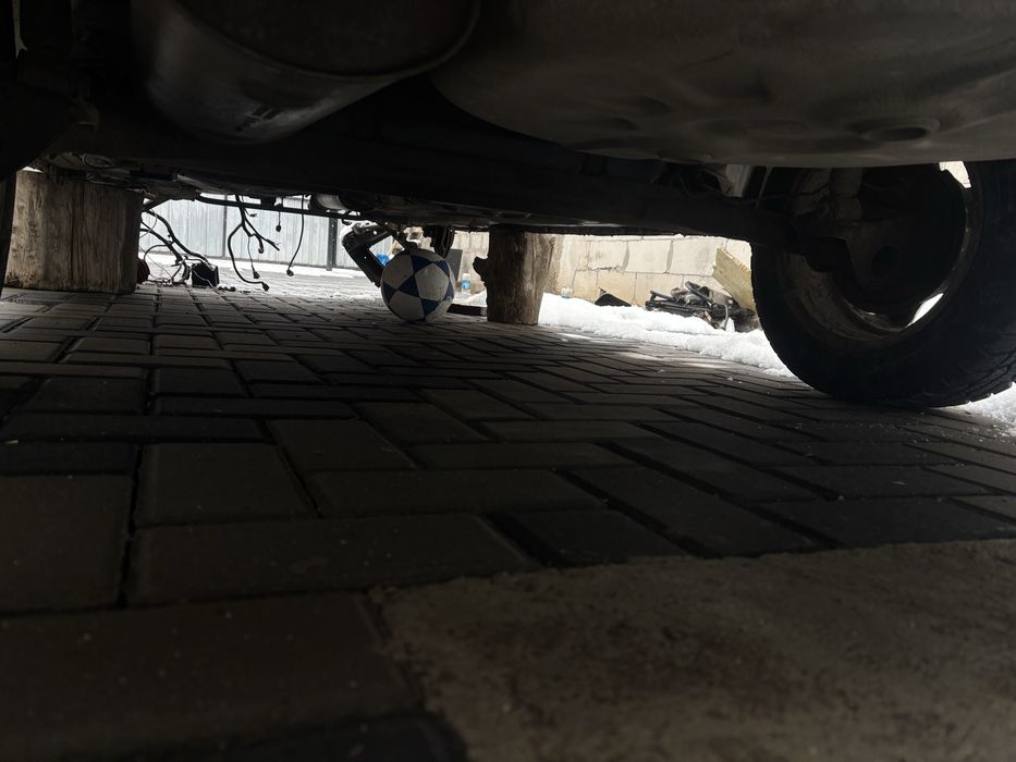 Задний балка амортизаторы рулевая рейка