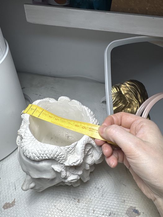 Кашпо горгона гипс