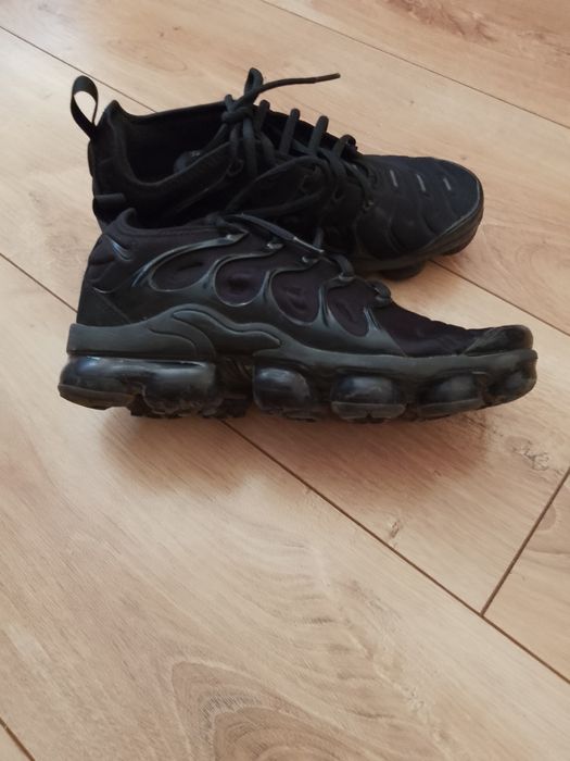 Продавам маратонки Nike air vapormax plus