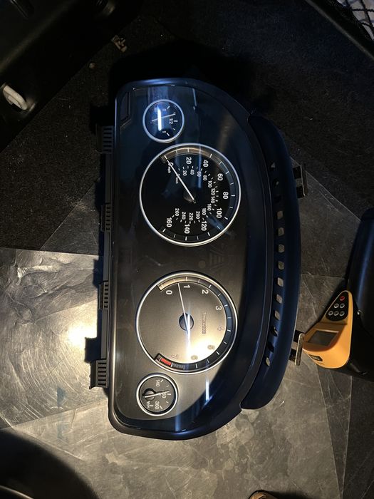 Продам Bmw щиток прибор f10