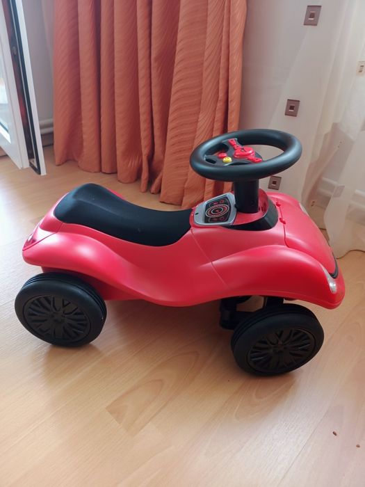 Mașinuță aproape noua