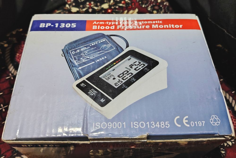 Продаю измеритель давлении. Электронный