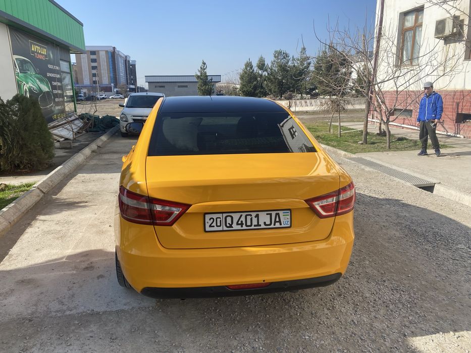 Автомобиль Lada Vesta