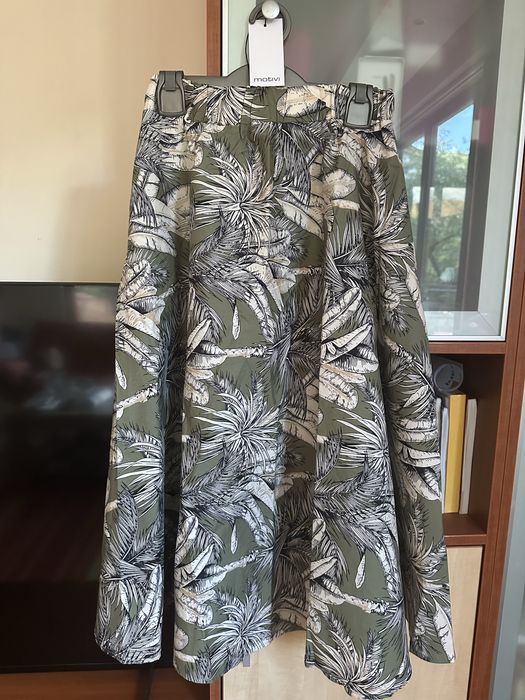 Чисто нова пола Мотови (Motivi), итал. размер s