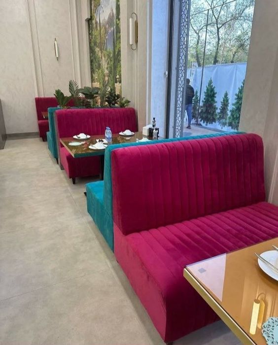 Kafe, restoranlar uchun mebellar