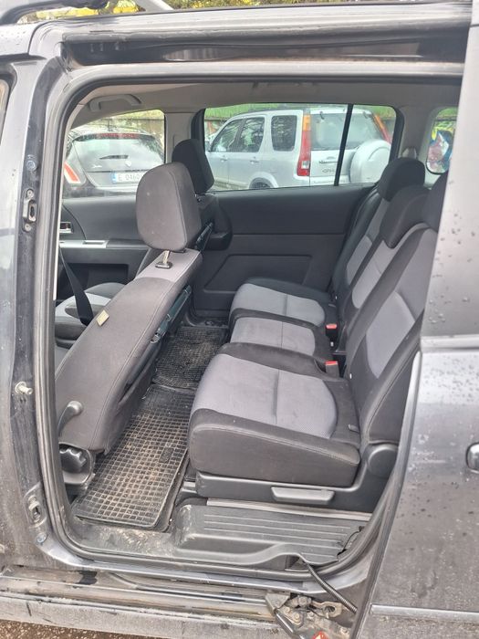 Продавам Мазда 5