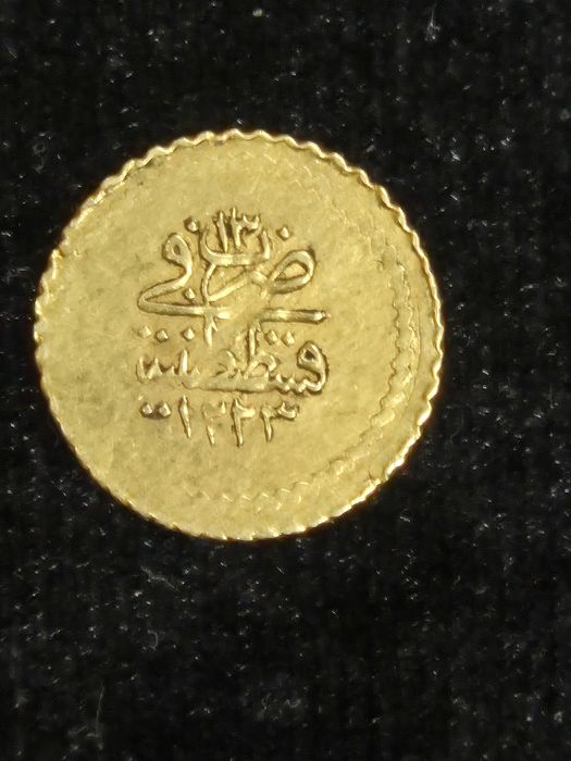 Златна турска монета