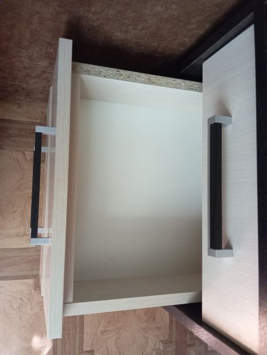 Письменный стол ,