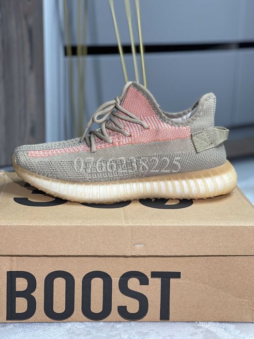Adidasi YEEZY BOOST 350 V2